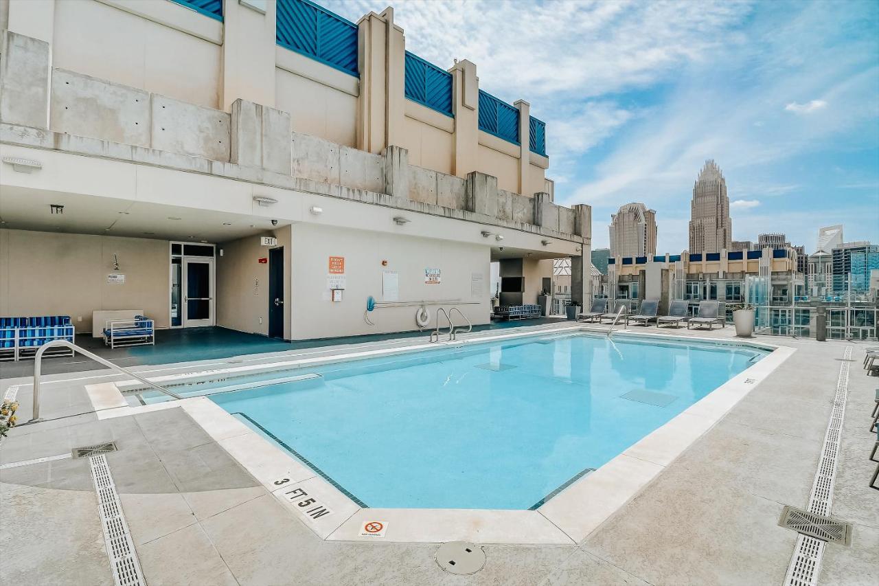 Frontdesk Skyhouse Apts Uptown Charlotte Apartamento Exterior foto