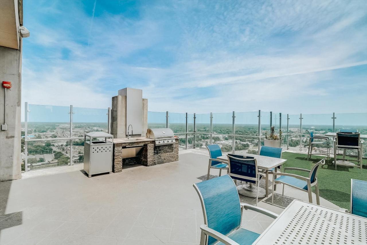 Frontdesk Skyhouse Apts Uptown Charlotte Apartamento Exterior foto